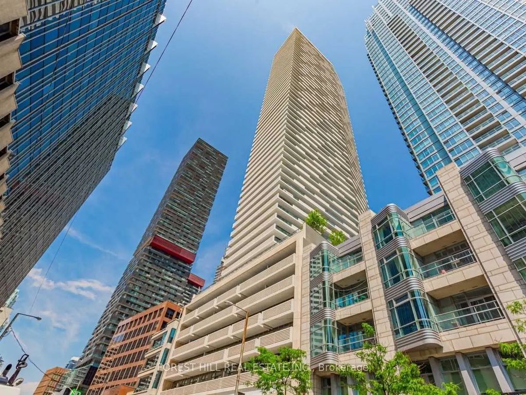 2221 Yonge Street 5702, Toronto C10