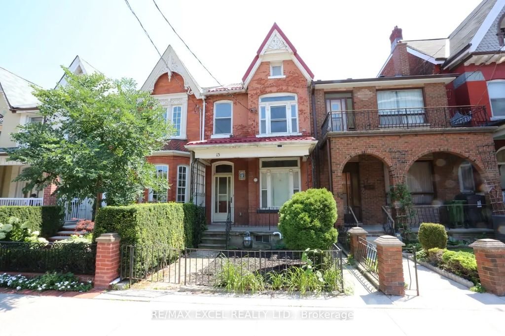 15 Oxford Street, Toronto C01