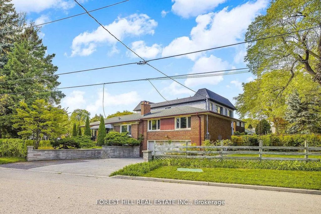 18 Irvington Crescent, Toronto C14
