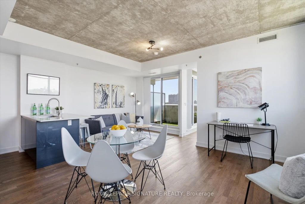 20 Minowan Miikan Lane 921, Toronto C01