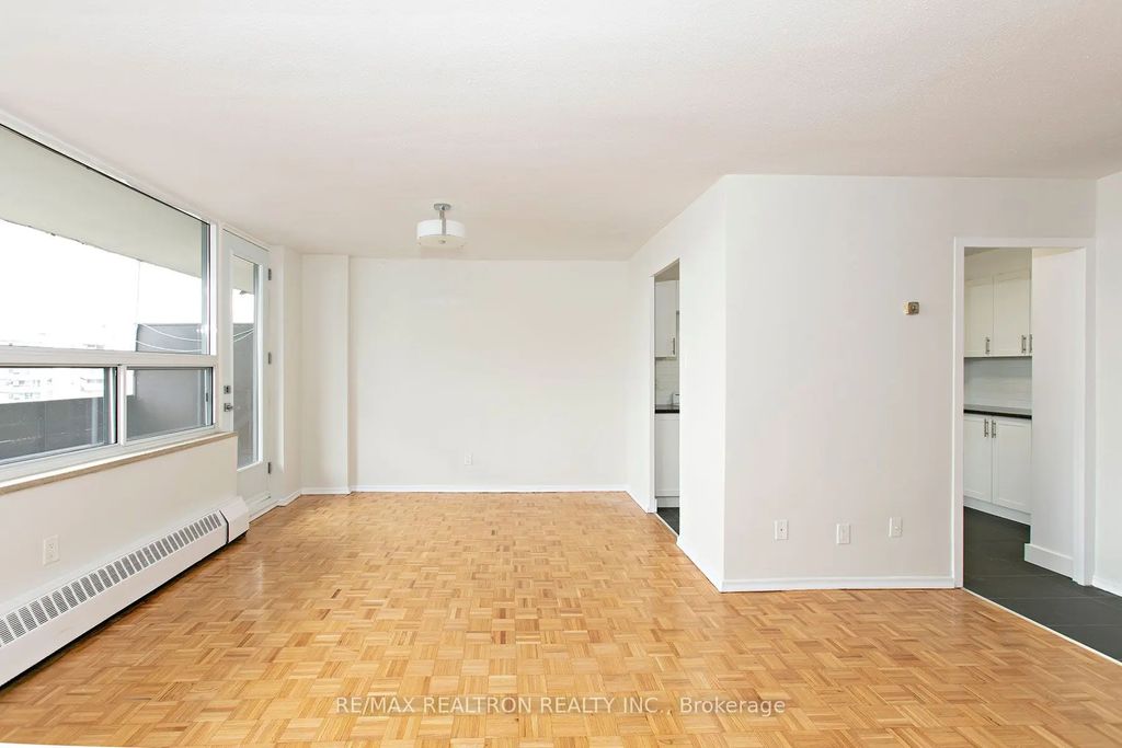 6200 Bathurst Street 601, Toronto C07