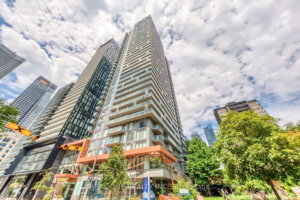 50 Wellesley Street E 3706, Toronto C08