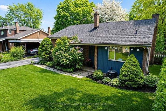 10 Ternhill Crescent, Toronto C13