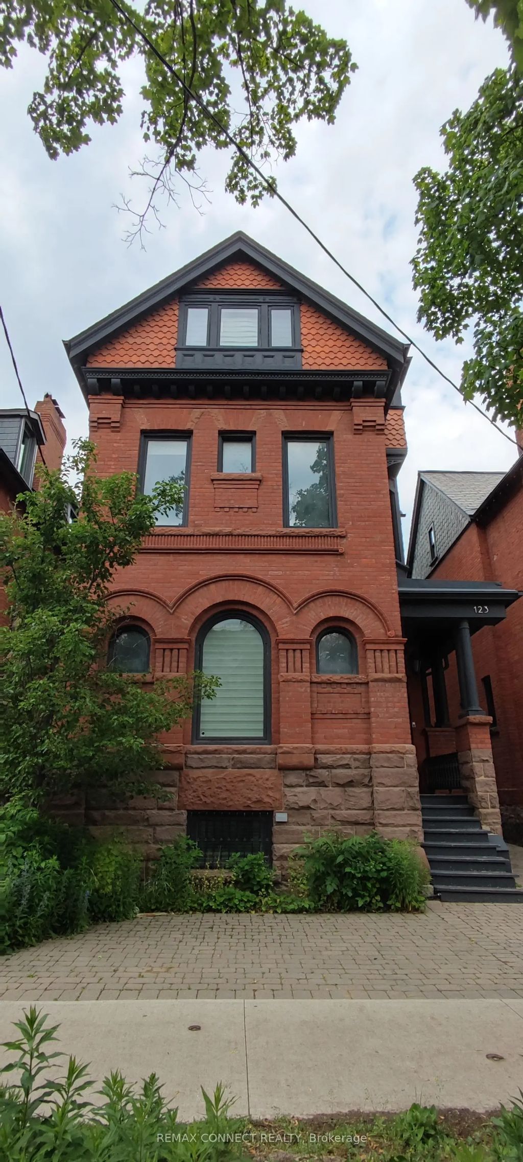 123 Bedford Road Lower, Toronto C02