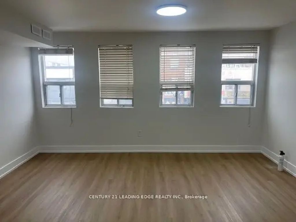 1567 Eglinton Avenue W 2f, Toronto C03