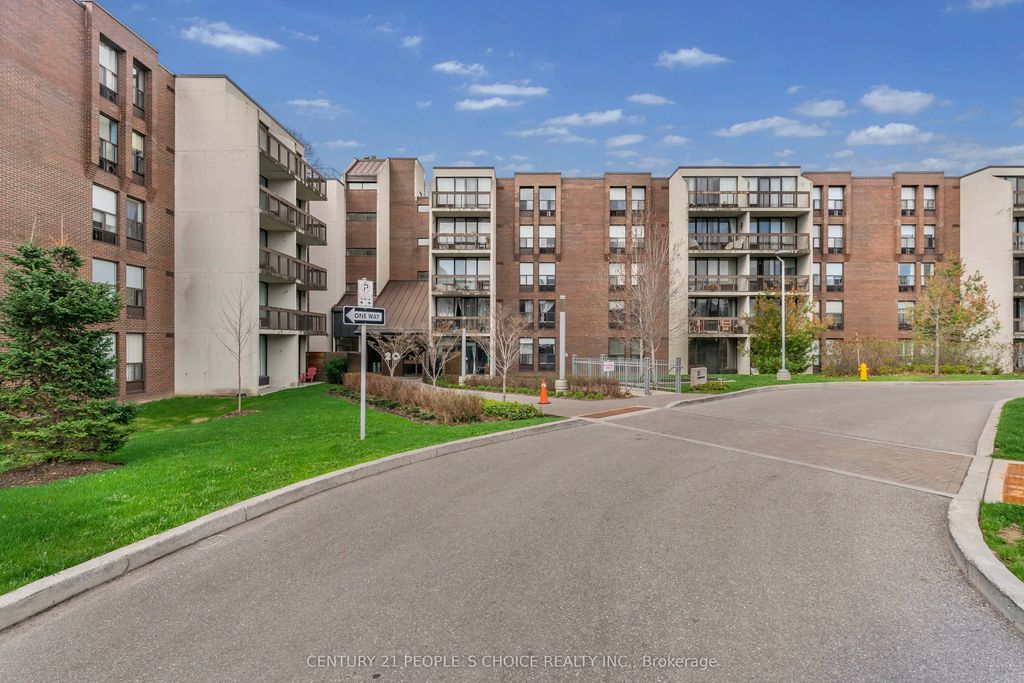 20 Fashion Roseway N/a 105, Toronto C14