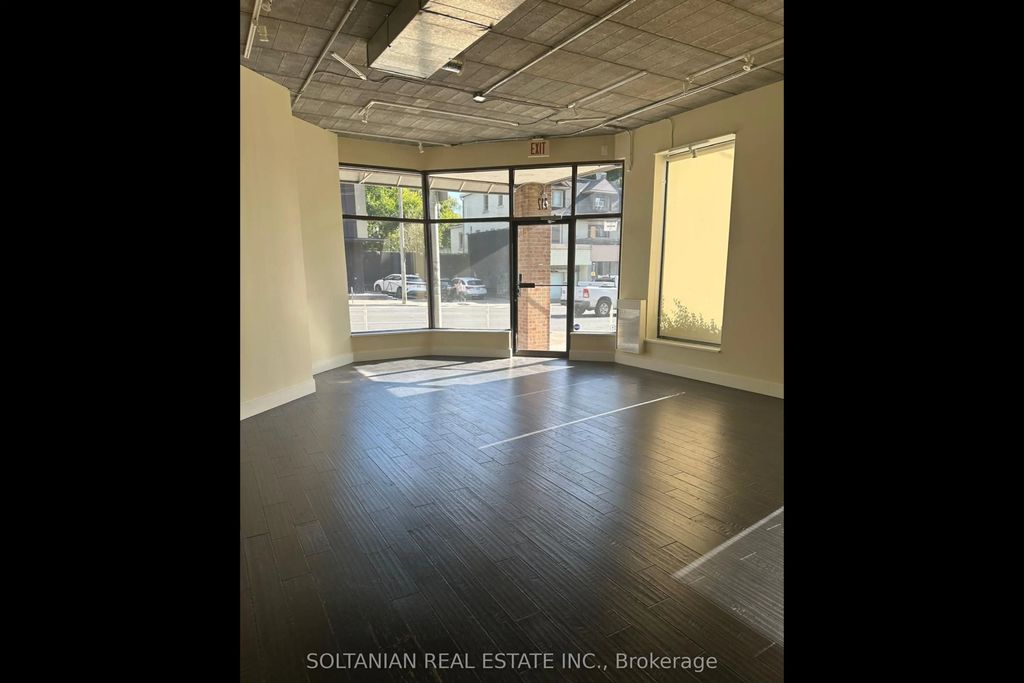 212 Avenue Road, Toronto C02