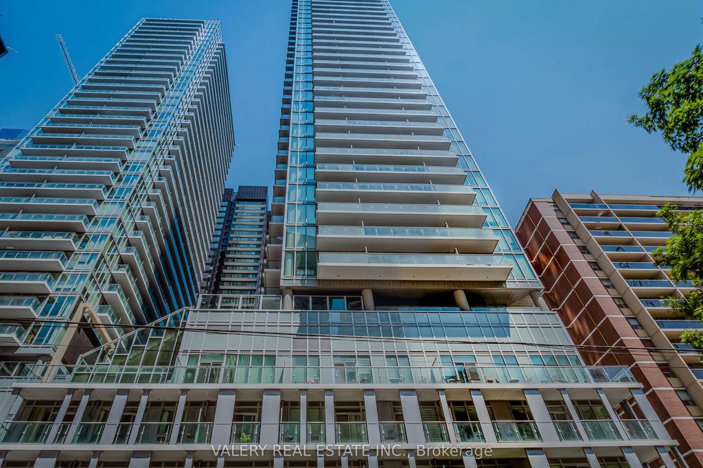 99 Broadway Avenue 2001, Toronto C10
