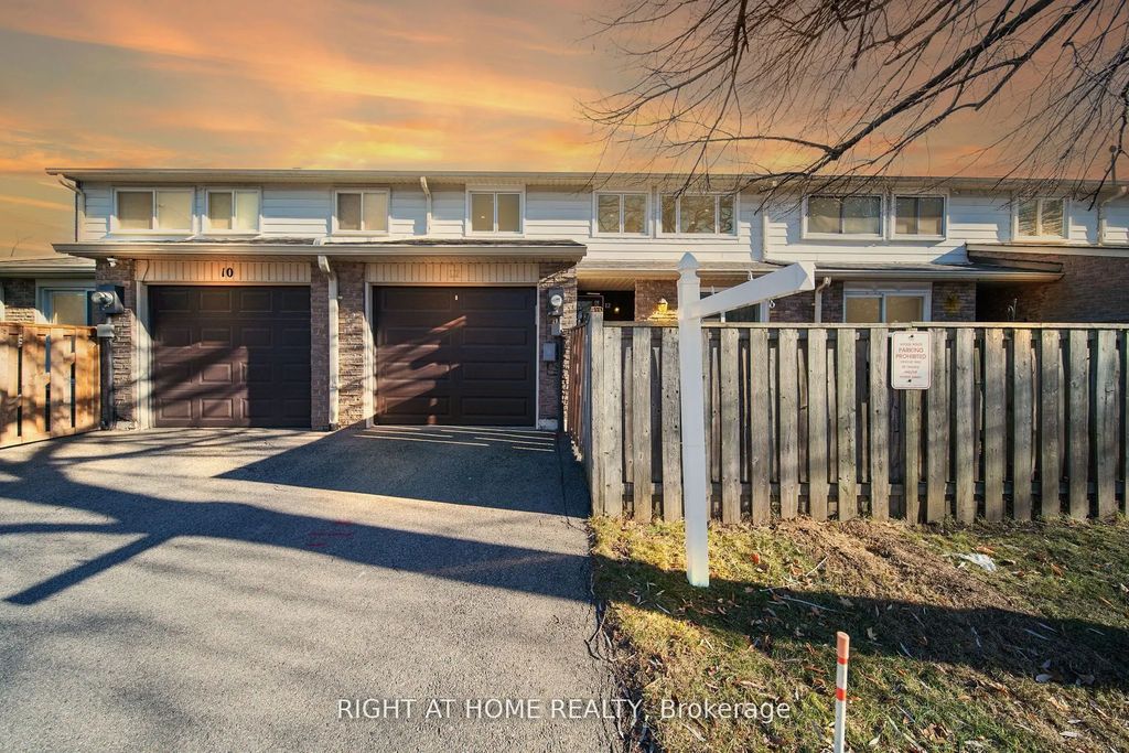 12 Lace Fern Way, Toronto C15