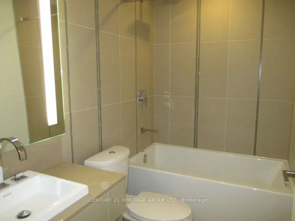 101 Peter Street 2205, Toronto C01