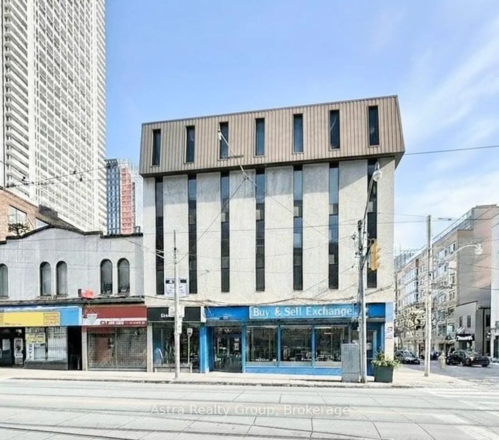 107 Church Street, Toronto C08