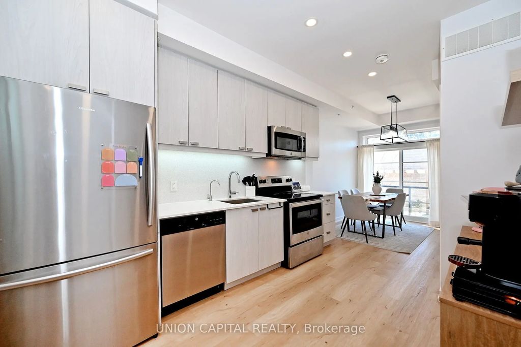 57 Finch Avenue W 39, Toronto C07