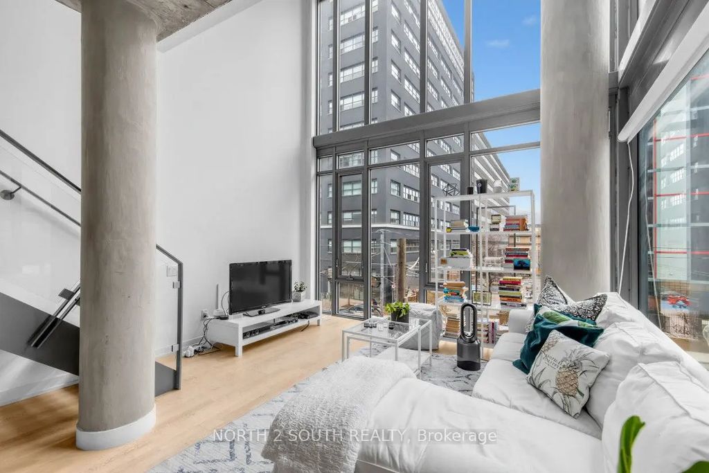 95 Bathurst Street 225, Toronto C01
