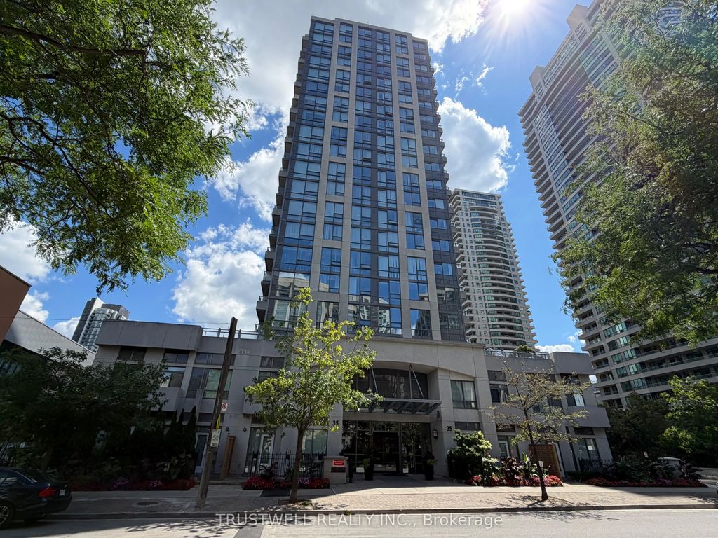 35 Hollywood Avenue 2120, Toronto C14