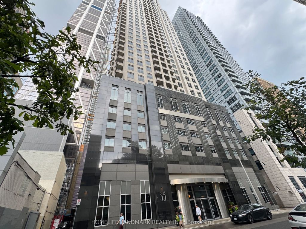 35 Balmuto Street 501, Toronto C01
