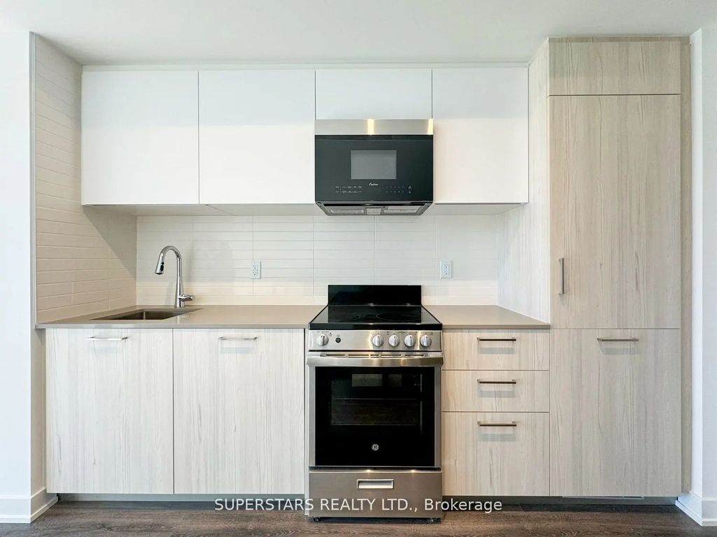 65 Mutual Street 1002, Toronto C08