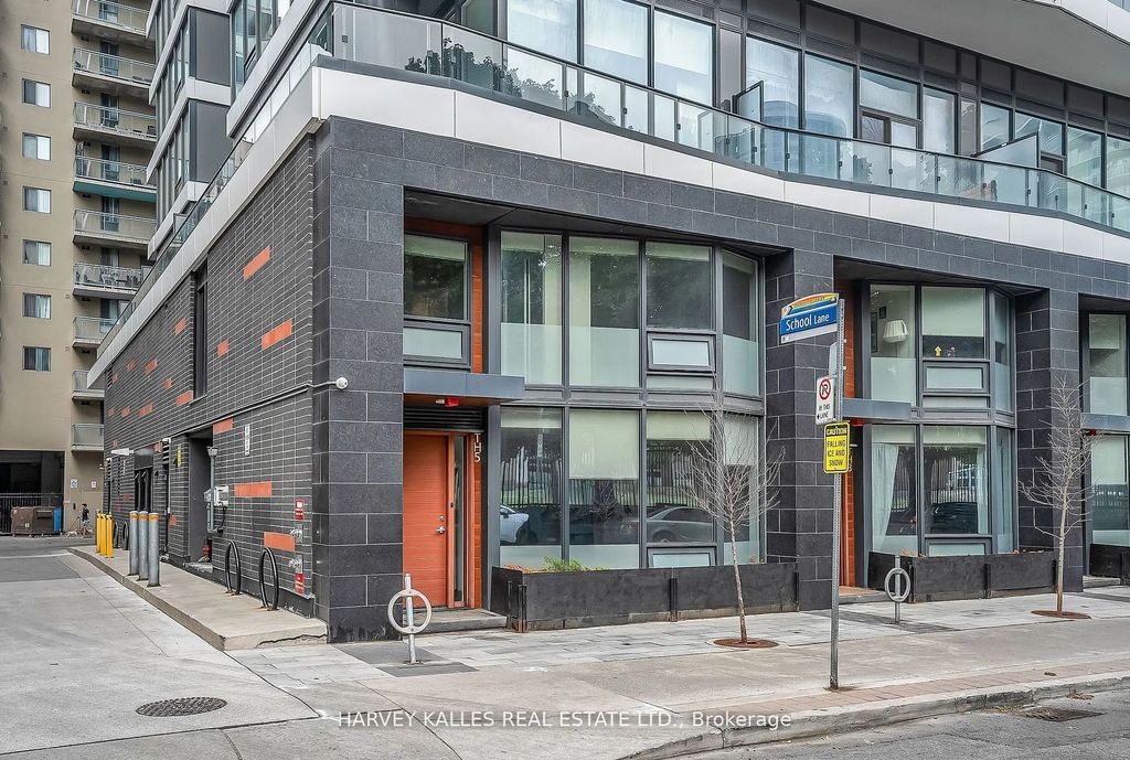 85 Wood Street Th5, Toronto C08