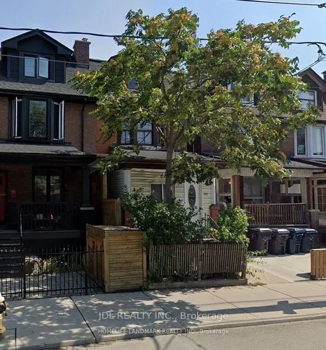 593 Bathurst Street Main Floor, Toronto C01