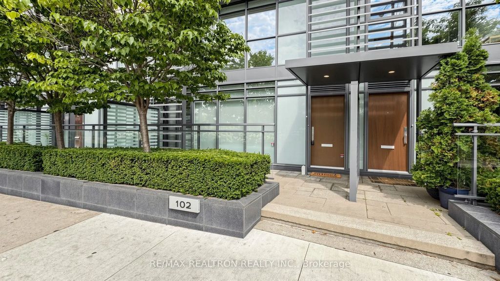 102 Fort York Boulevard, Toronto C01