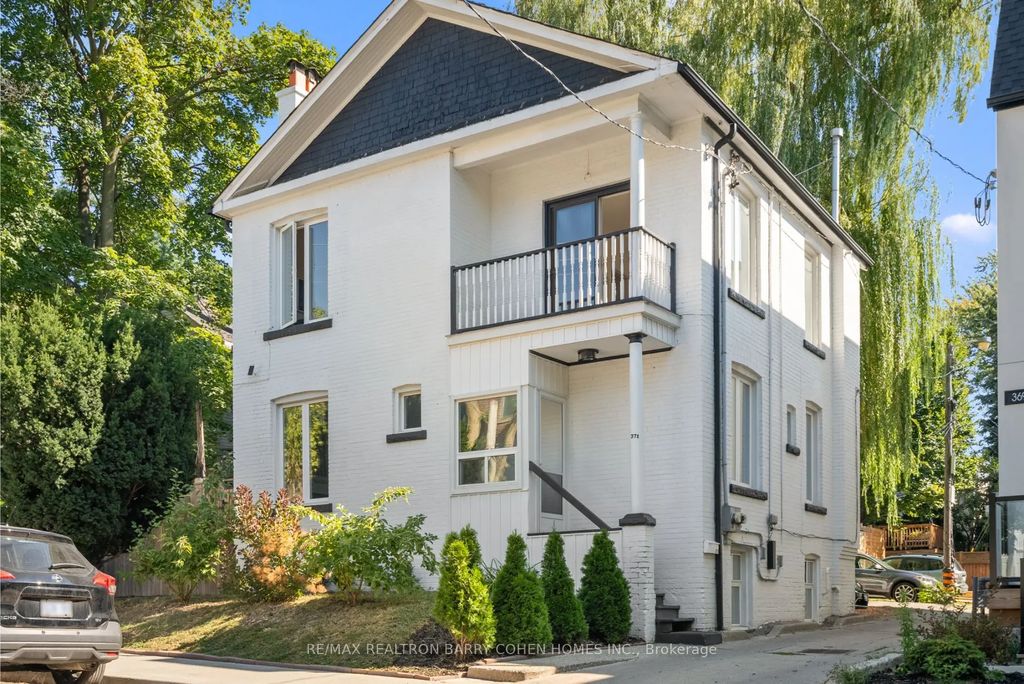 371 Howland Avenue Main, Toronto C02