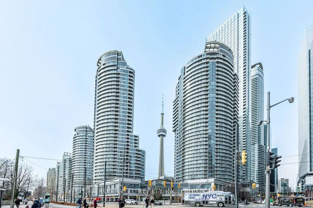 208 Queens Quay W 511, Toronto C01