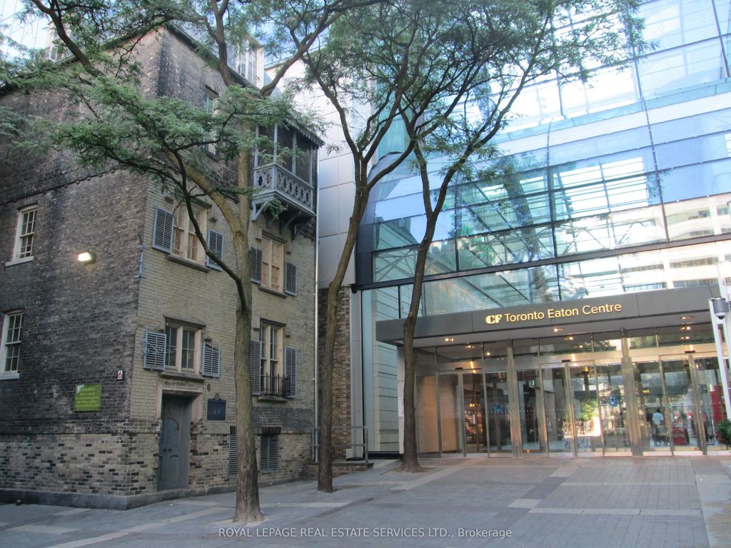 6 Trinity Square, Toronto C01