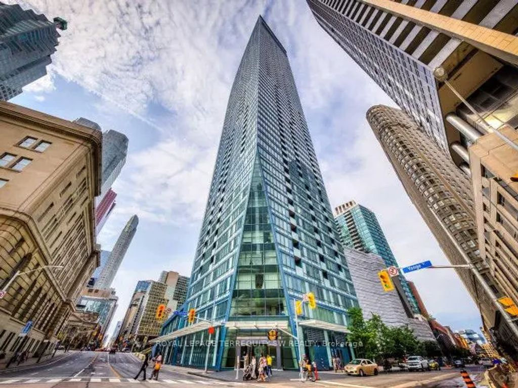 8 The Esplanade N/a 2012, Toronto C08