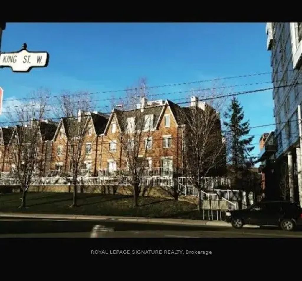 12 Sudbury Street 212, Toronto C01