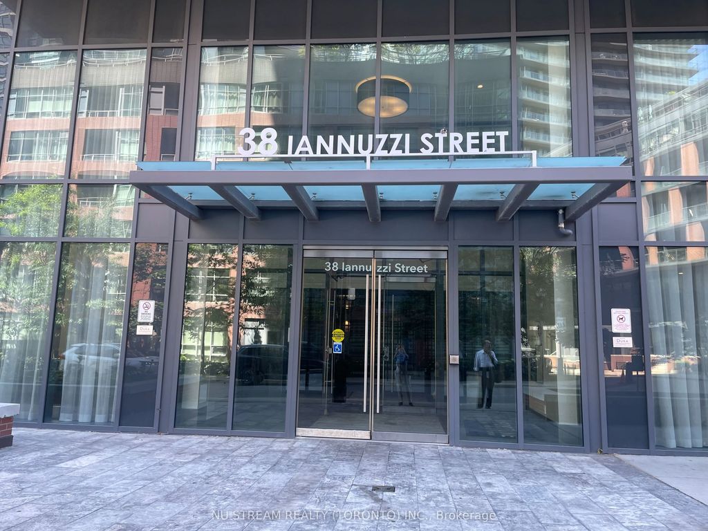 38 Iannuzzi Street 207, Toronto C01