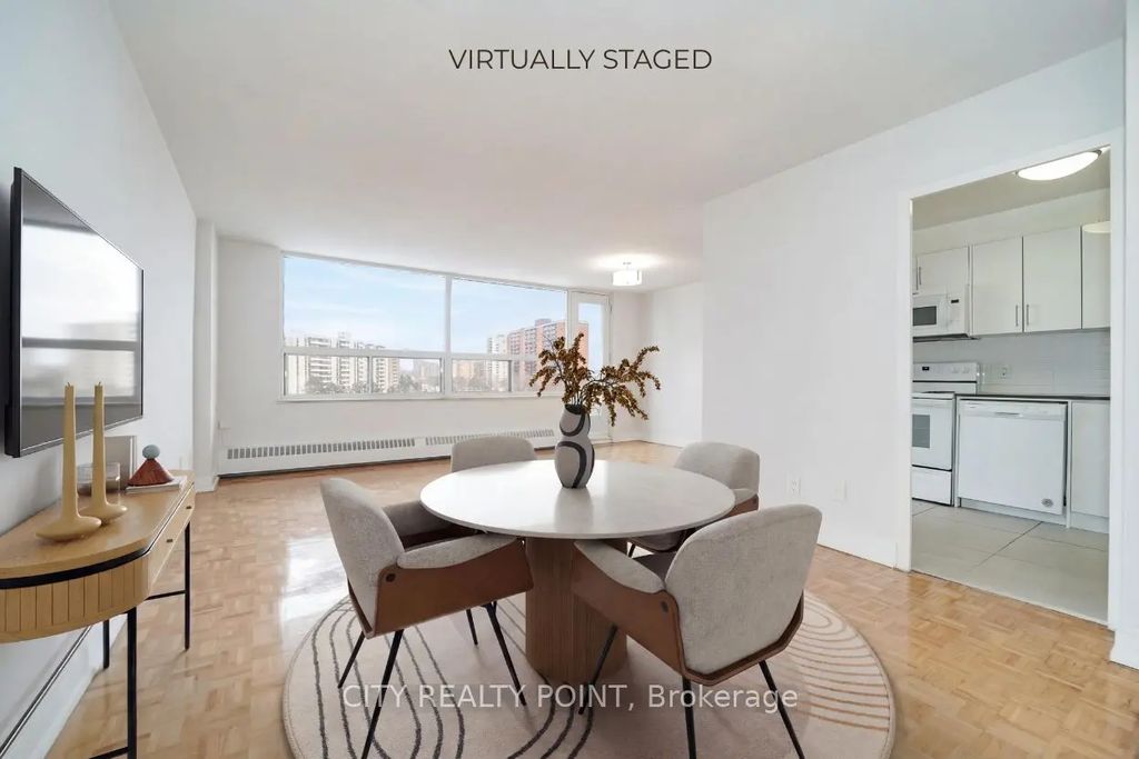 6200 Bathurst Street 410, Toronto C07