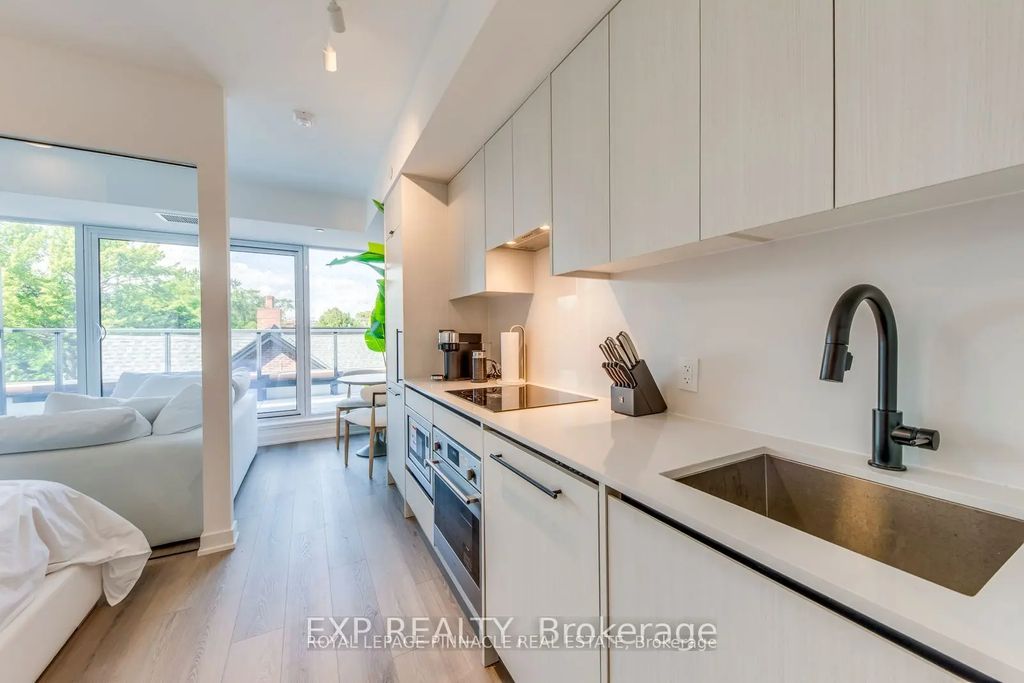 5 Lakeview Avenue 415, Toronto C01