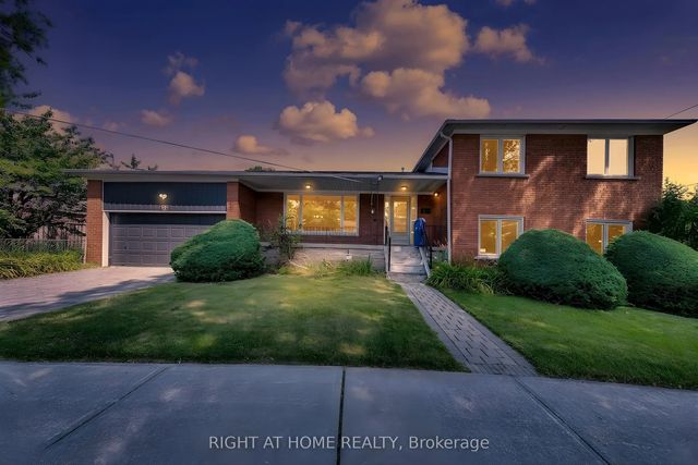 88 Peckham Avenue, Toronto C07
