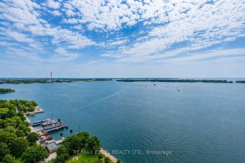 65 Harbour Square 3403, Toronto C01