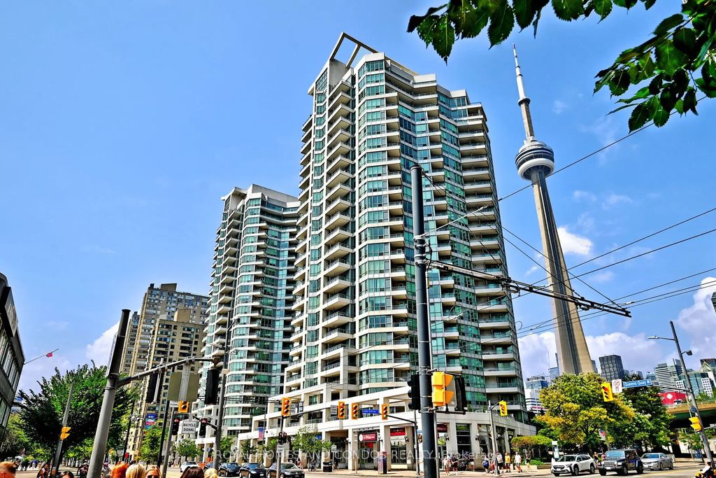 230 Queens Quay W Quay 618, Toronto C01