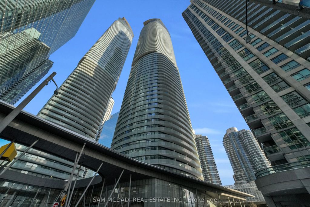 12 York Street 2307, Toronto C01
