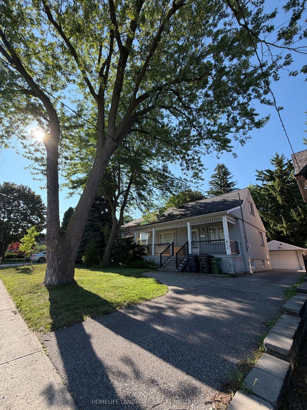 228 Hollywood Avenue, Toronto C14