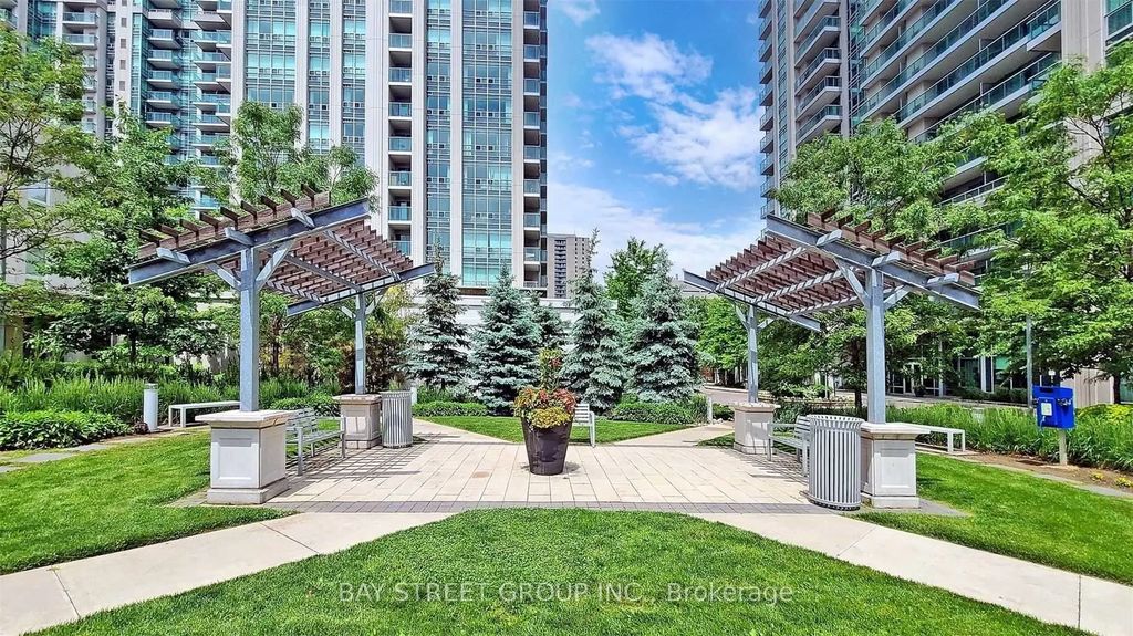 17 Anndale Drive 1612, Toronto C14