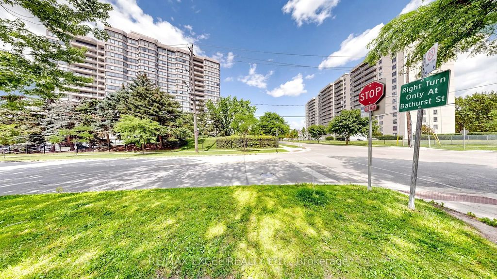 1101 Steeles Avenue W Ph103, Toronto C07