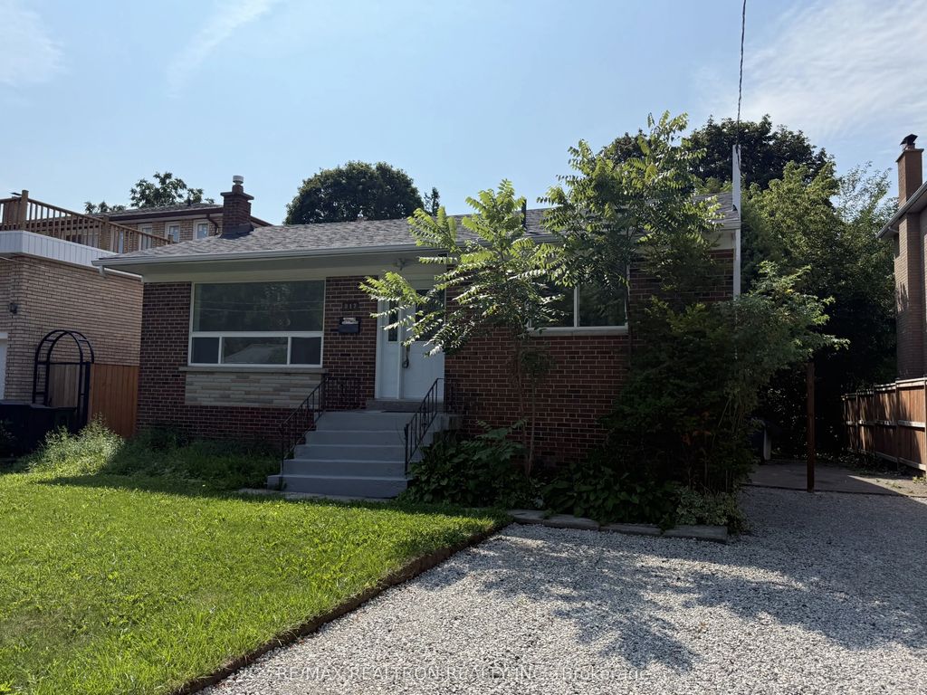 217 Moore Park Avenue Main, Toronto C07