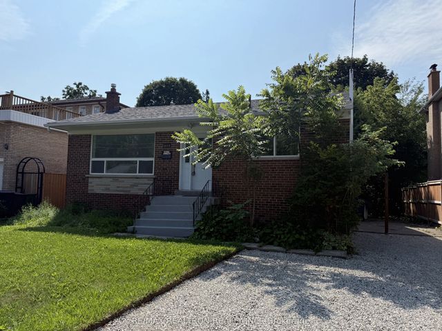217 Moore Park Avenue Main, Toronto C07