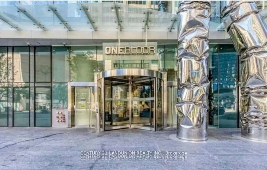 1 Bloor Street E 2612, Toronto C08