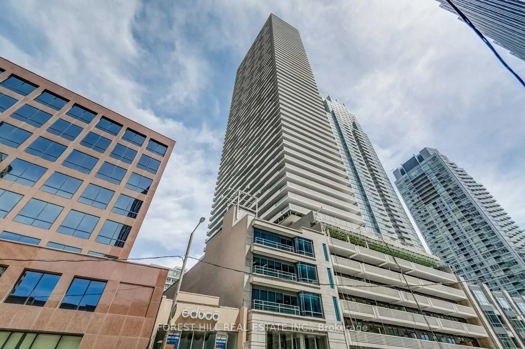 2221 Yonge Street 5610, Toronto C10