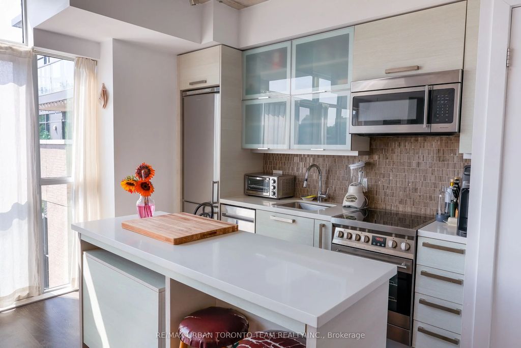 1205 Queen Street W 412, Toronto C01