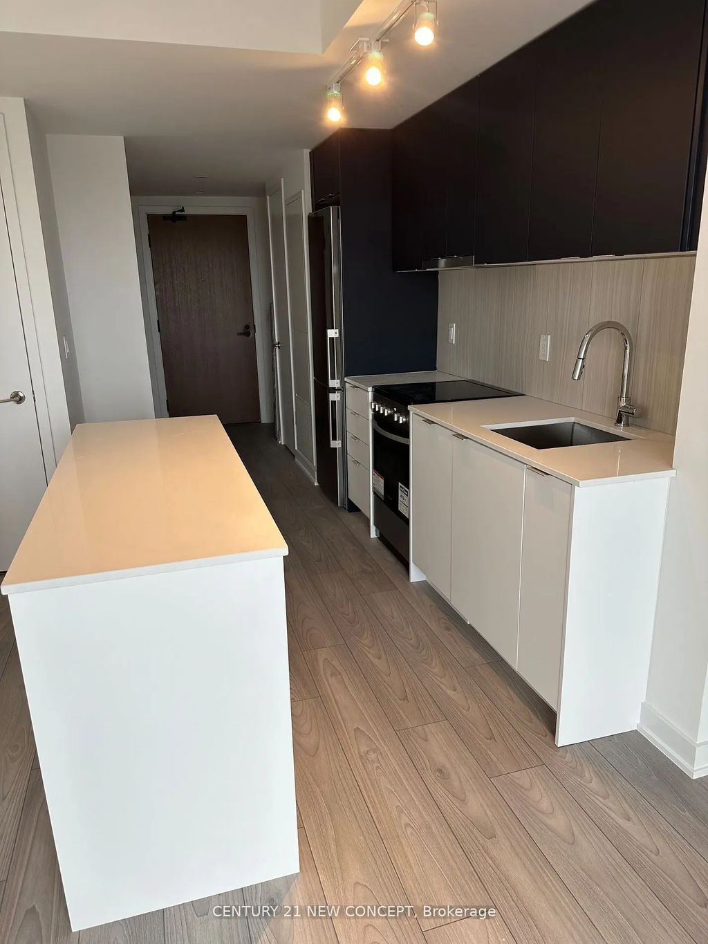 8 Tippett Road 1402, Toronto C06