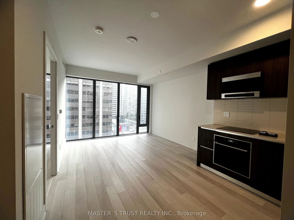 8 Cumberland Street 1105, Toronto C02