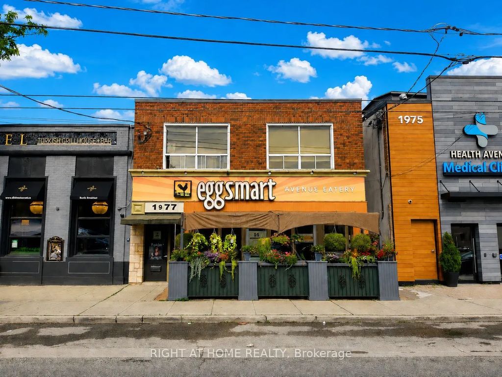 1977 Avenue Road 204, Toronto C04