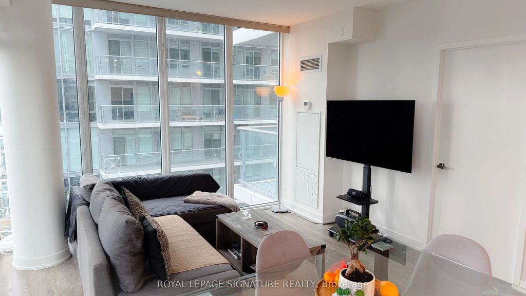 99 Broadway Avenue 3004, Toronto C10