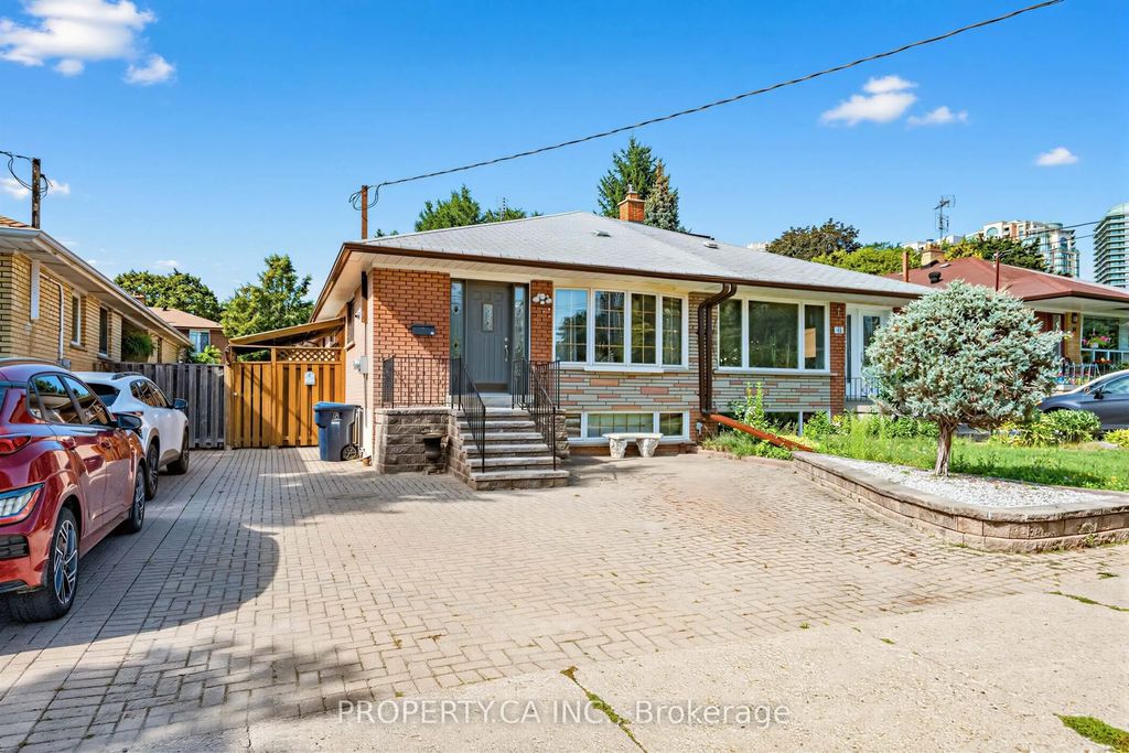 48 Santa Barbara Road, Toronto C07