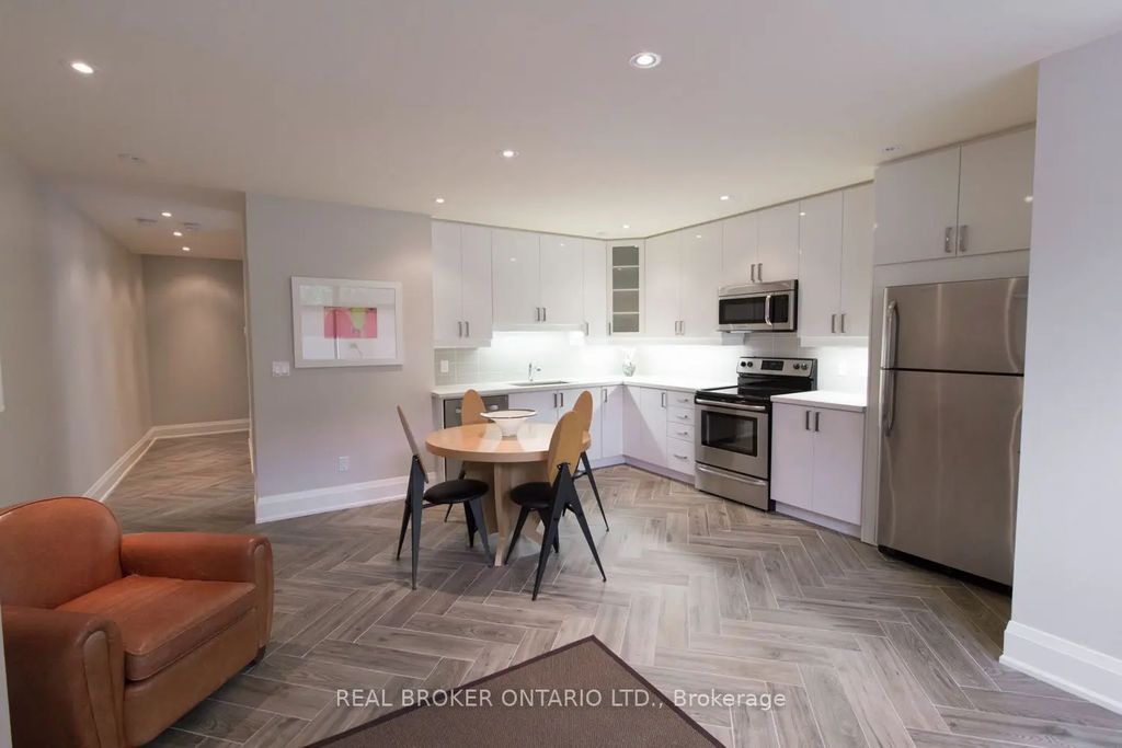 692 Mount Pleasant Road 2a, Toronto C10