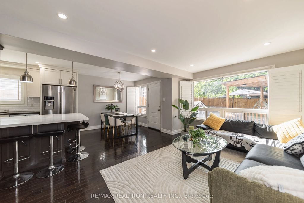 2 Lynedock Crescent, Toronto C13